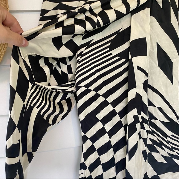 NEW Zara Pleat Neck Mod Geometric Top - Picture 9 of 12